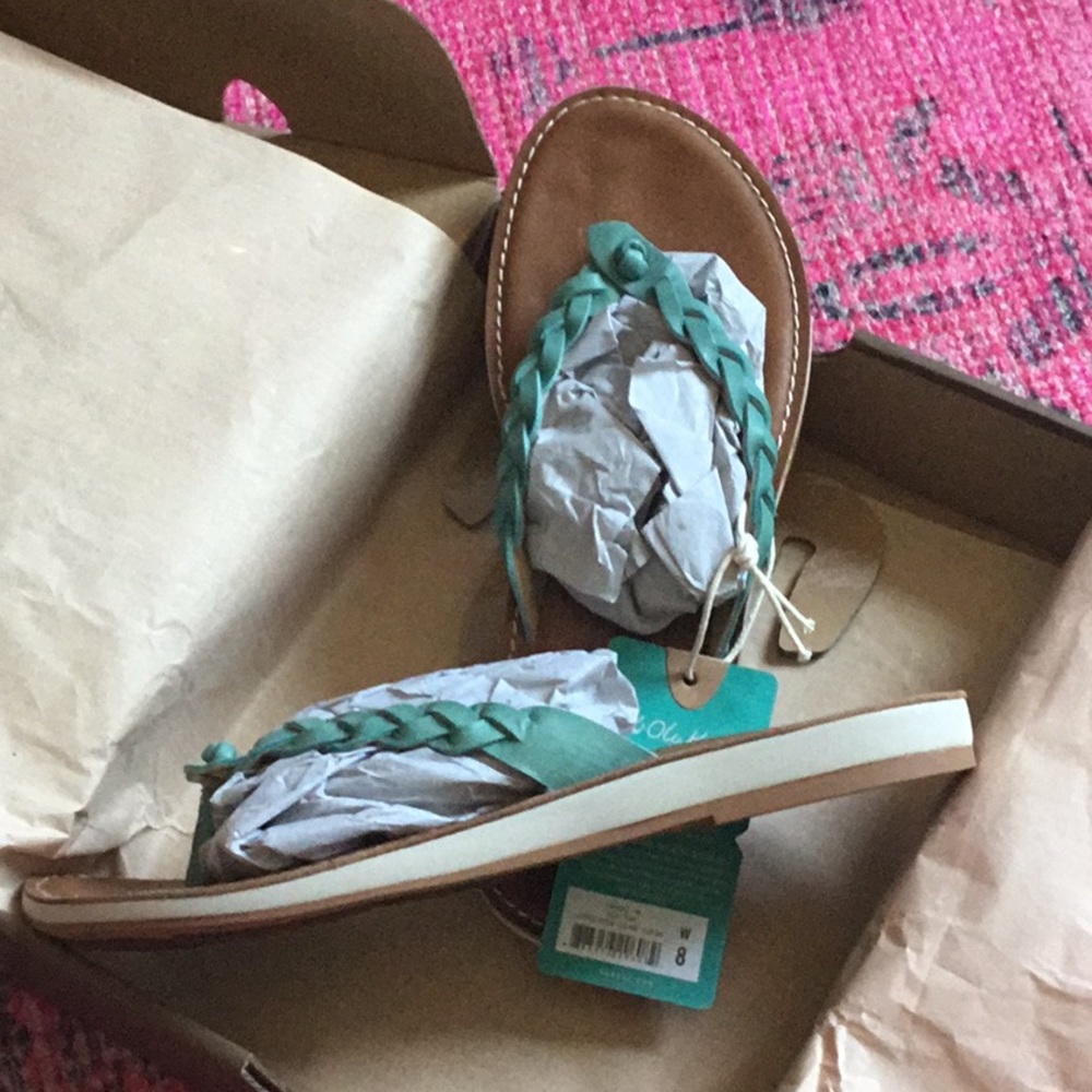 NWT Olukai Kahiko Flip Flops